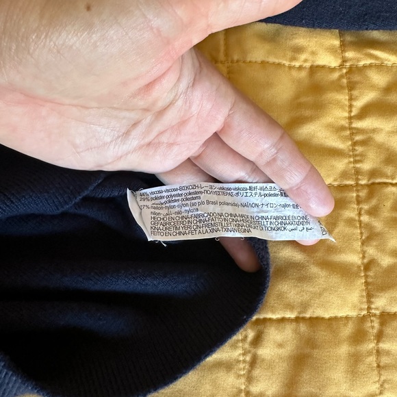 Zara Sweater - Picture 4 of 4